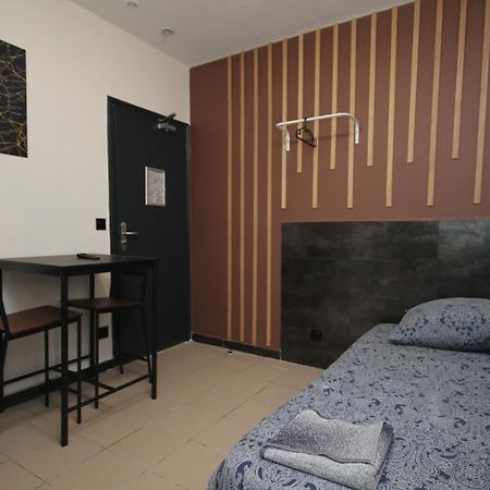 09 - Chambre Proche Paris Et Transports Avec Tv Wifi 생드니 외부 사진